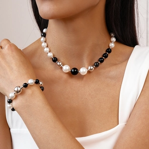Beaded Necklace Imitation Artificial Pearl Glass Beads Copper Retro Elegant Clavicle Chain Jewelry For Women Black White Silver