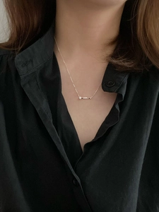 Collier minimaliste en argent 925 avec pendentif barre et petit cristal brillant
