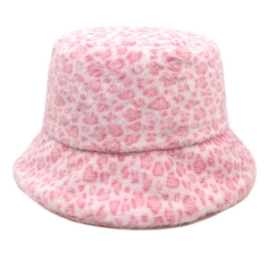 Bob d'hiver en fausse fourrure rose pour femme avec motif léopard cœur peluche