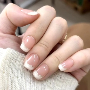 Press On Nails Milchweiß Französisch Silber Glitzer Rand Quadratisch Oval Kurz Künstliche Nägel Damen