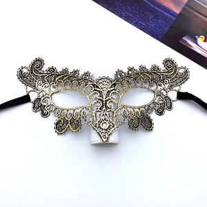 Elegante goldverzierte schwarze Spitzenmaske mit Seidenbändern für Kostümpartys