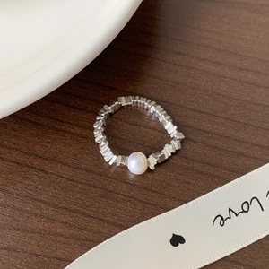 Minimalist 925 sterling silver ring featuring geometric silver beads and a round white pearl