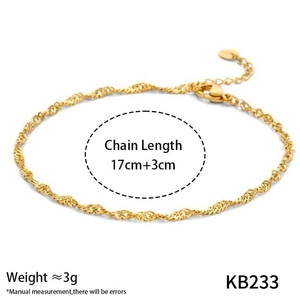 Detail view of 17cm gold twisted rope chain bracelet with 3cm extension and 3g weight