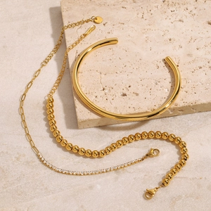 Ensemble de bracelets multicouches en acier titane doré avec zircons et chaîne trombone
