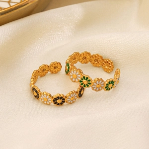 Französischer Vintage-Ring aus 18K vergoldetem Edelstahl mit bunten Emaille-Gänseblümchen
