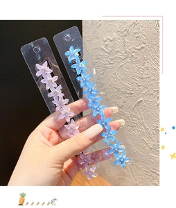 Détails des mini pinces à cheveux fleurs en bleu et rose avec strass brillants au centre