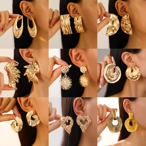 Geometric Alloy Earrings For Women Exaggerated Pleated Hammered Texture Metal Studs Fashion Jewelry Ins Style