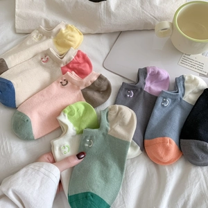 Colorful low-cut cotton boat socks with smile embroidery and contrast heel for women
