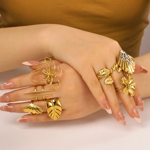 Golden ocean shell leaf floral rings set with hollow metal lines for women