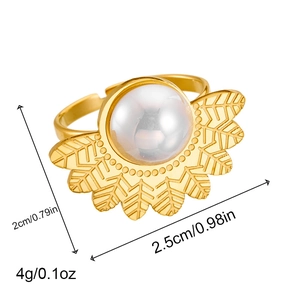 Detail of gold pearl ring with leaf pattern including size and weight measurements