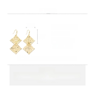 Detailed size and material chart for 18k gold plated geometric earrings with zircons