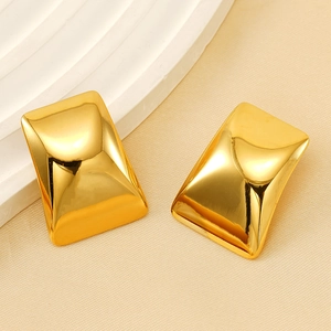 Boucles d'oreilles rectangulaires minimalistes en acier inoxydable doré 18 carats avec fini poli