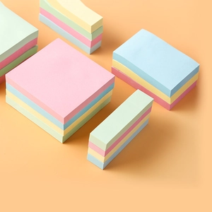 Foglietti adesivi colorati quadrati e rettangolari in colori macaron per ufficio