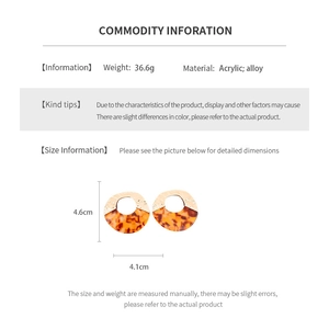 Size and specification chart for amber acrylic and gold hollow round dangle earrings