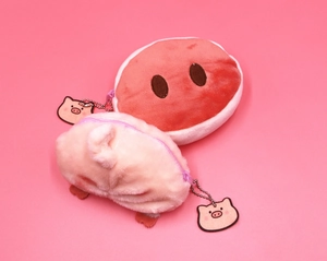 Front and back view of a pink plush pig coin purse with zipper and metal chain