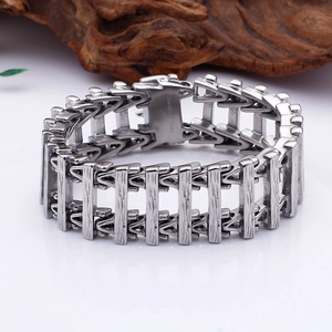 Rugged stainless steel dragon bone chain bracelet with punk industrial link design