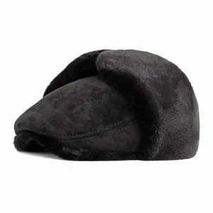 Gorro de invierno para hombre con orejeras de gamuza negra y forro de pelo sintético