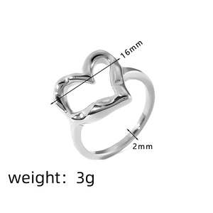 Hammered heart ring in silver stainless steel with 16mm heart width and 3g weight