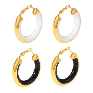 Gold-plated stainless steel hoop earrings with black and white enamel drip oil finish