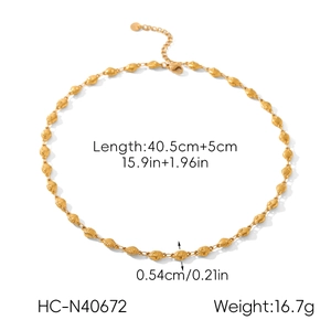 Detailed view of 18k gold heart necklace showing length dimensions and technical weight