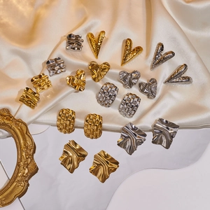 Orecchini A Lobo In Acciaio Inossidabile Vintage Geometrici Pieghettati Martellati Texturizzati Minimalisti Colore Oro Argento Donne