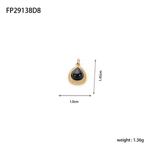Détail du pendentif goutte vintage montrant la longueur de 1,45 cm et la pierre noire