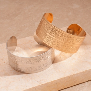 Minimalist wide cuff bracelets with vintage floral pattern in gold and silver finish