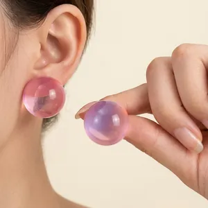 Boucles d'oreilles boules en résine dégradé rose et violet style minimaliste pour femme