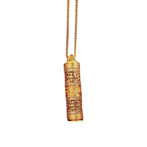 Goldene zylindrische Lotus-Halskette mit hohlen Schnitzereien und Zirkonia-Kristallen