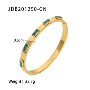 Bracciale rigido in acciaio inossidabile placcato oro 18k con zircone verde rettangolare