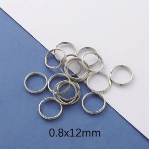 Macro shot of 0.8x12mm polished stainless steel split key rings for DIY jewelry