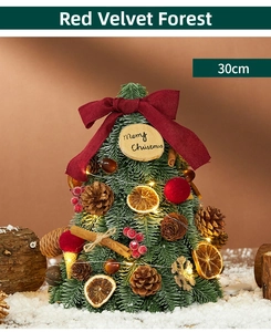 Dettaglio mini albero di Natale 30cm fai-da-te con luci LED, pigne e fette d'arancia