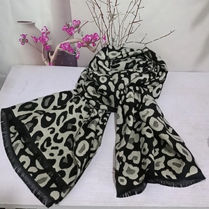 Women's Fashion Leopard Print Scarf Thick Woven Polyester Shawl With Tassels Warm Winter Wrap For Everyday Casual Wear