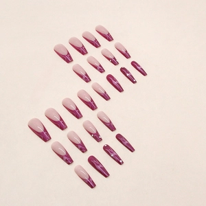 Unghie finte lunghe a bara con sfumature a onde rosa viola e glitter scintillanti