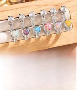 Detailed size specifications for heart-shaped opal piercing jewelry in titanium steel