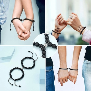 Bracciali magnetici per coppie con perline nere opache e corda regolabile in viste multiple