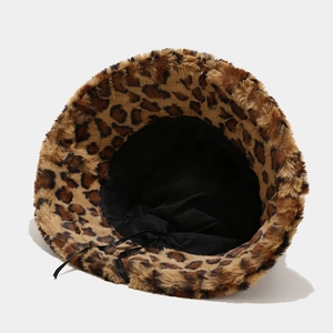 Cappello alla pescatora invernale con stampa leopardata in pelliccia sintetica e fodera