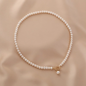 Minimalist Freshwater Pearl Necklace For Women Fashion OT Clasp Clavicle Chain Elegant Gold Tone Jewelry With Rhinestone