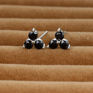 Three-stone black gemstone clover stud earrings set in high-quality silver metal base