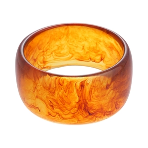 Retro amber resin bangle featuring a wide round design and elegant marbled pattern