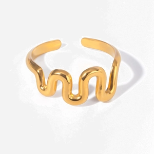 Bague Ouverte Ondulée en Acier Inoxydable Plaqué Or 18K Minimaliste Étanche Hypoallergénique Bijoux Réglables pour Femme Décoration de Mode