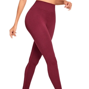 High-Waist Yoga-Leggings mit Wabenstruktur in Dunkelrot für einen Push-Up-Effekt