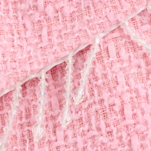 Rosa Tweed Shorts mit Kristall-Perlenfransen und elegantem, strukturiertem Webstoff-Detail