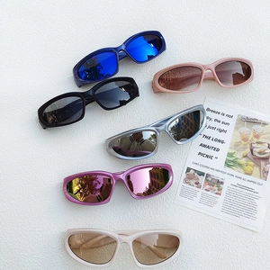 Kids Sunglasses UV400 Protection Resin Frame PC Lens Retro Sporty Y2K Style Trendy Eyewear For Boys And Girls