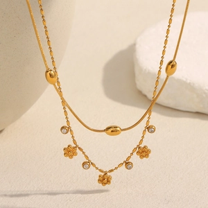 Collier double rang en acier inoxydable plaqué or 18K avec fleur et zircon brillant