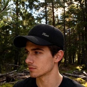 Winter men's thickened warm baseball cap with ear protection and Jeans metal logo
