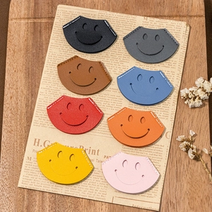 Creative PU Leather Smile Face Bookmark Page Corner Protector Handmade Stitched Book Reading Accessory For Students Women Readers