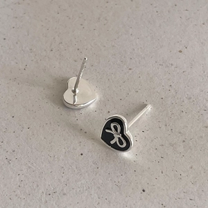 925 Sterling silver heart stud earrings with black enamel and silver bow detail