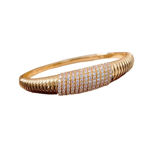 Bracciale rigido vintage placcato oro a spirale con pavé rettangolare di zirconi