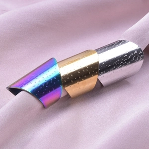 Details von 304 Edelstahlringen mit Hammerschlag-Textur in Gold, Silber und Regenbogen